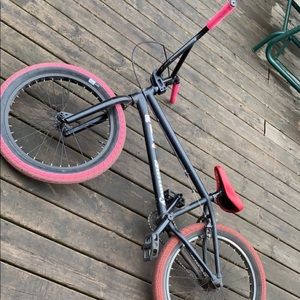 Meet your Posher, Connor